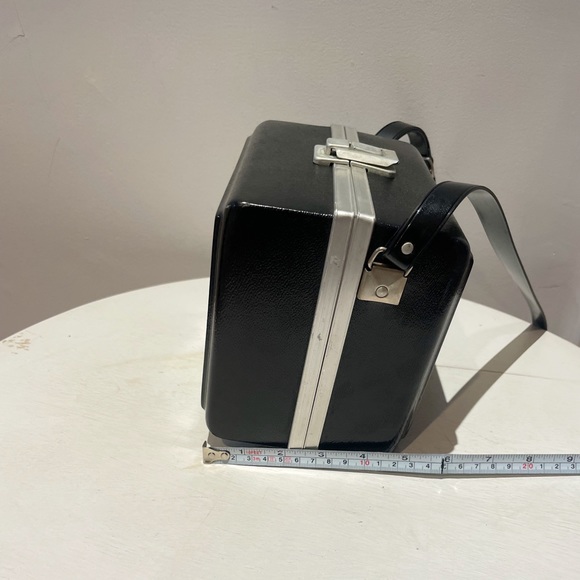 Vintage 60s Polaroid Model 20 "Swinger" Land Camera and Black Case - Picture 16 of 16